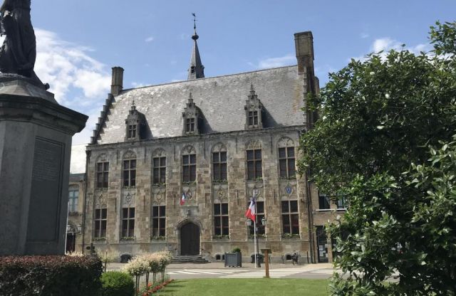 L'Hôtel de Ville d'Hondschoote